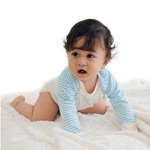 Load image into Gallery viewer, Edenswear Zinc-Fiber  Scratch-Free Mitten Sleeve Top for Baby with Eczema (100% Cotton)