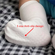 Load image into Gallery viewer, Edenswear Zinc-infused Tencel Eczema Moisturizing Treatment Socks for Kids